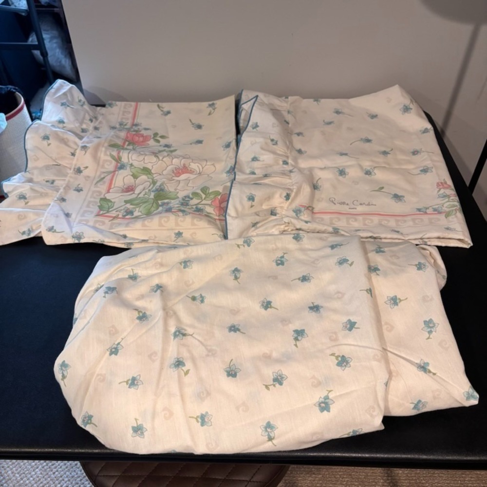 VTG Ruffled Floral Pierre Cardin Burlington Standard Pillow Cases & Full‎ Sheet